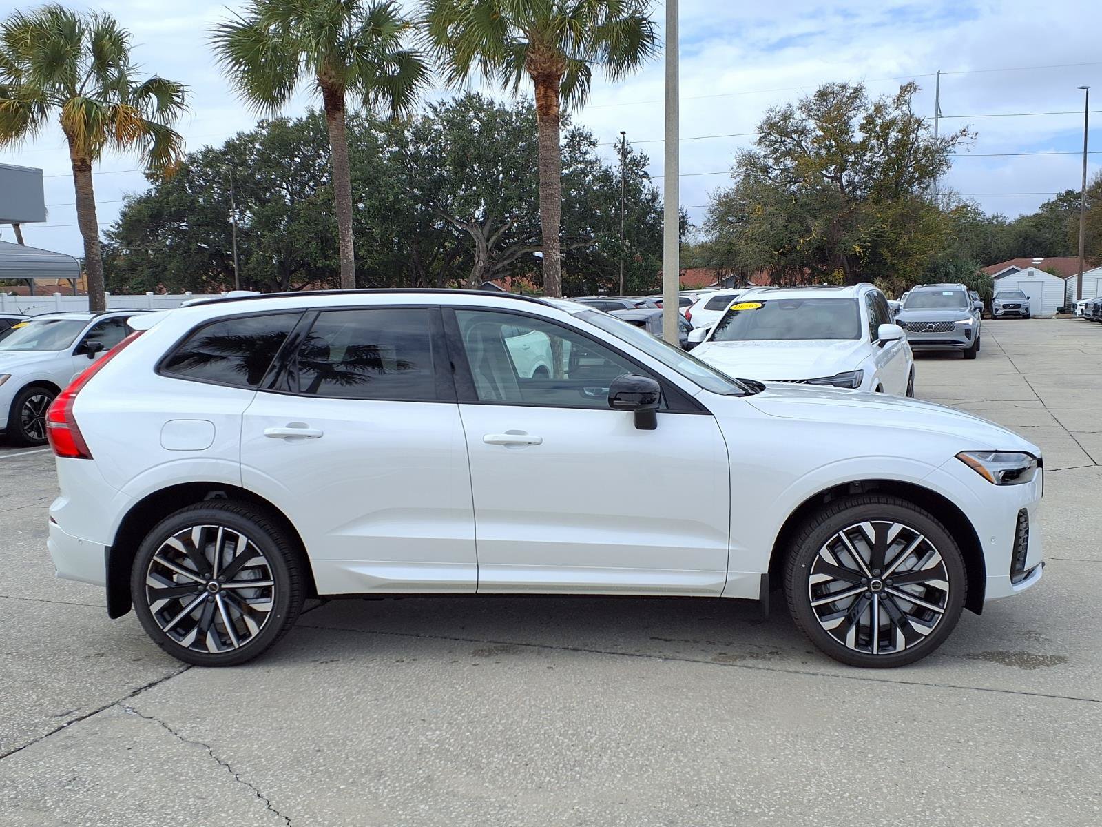 New 2026 Volvo XC60 B5 Ultra w/ Protection Package Premier AWD/4WD image 8