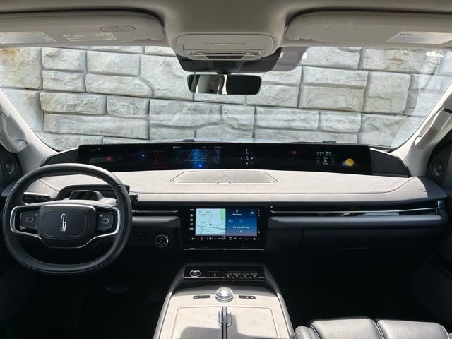 Used 2025 Lincoln Navigator L Reserve image 10