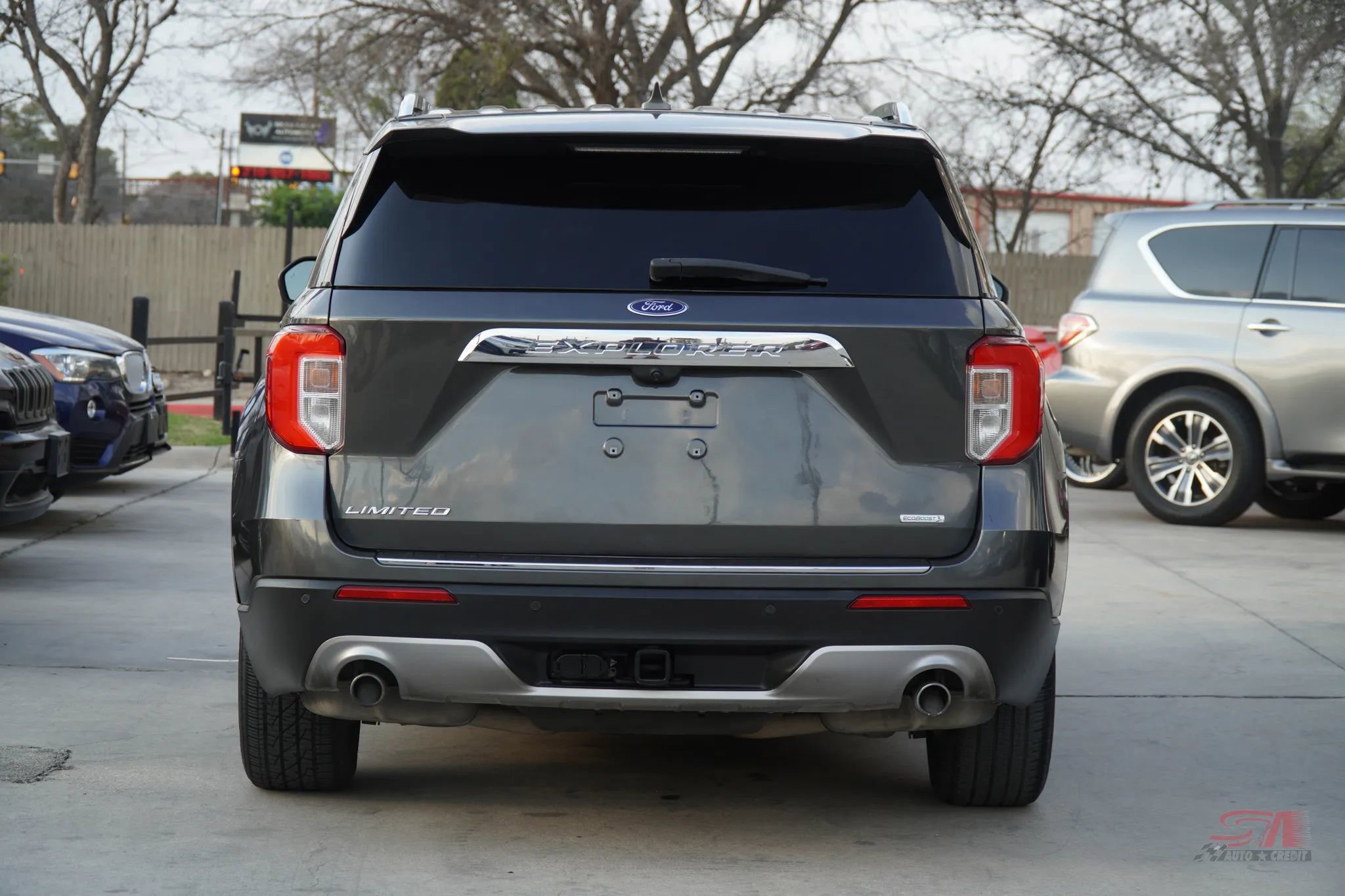 Used 2020 Ford Explorer Limited w/ Class III Trailer Tow Package image 5