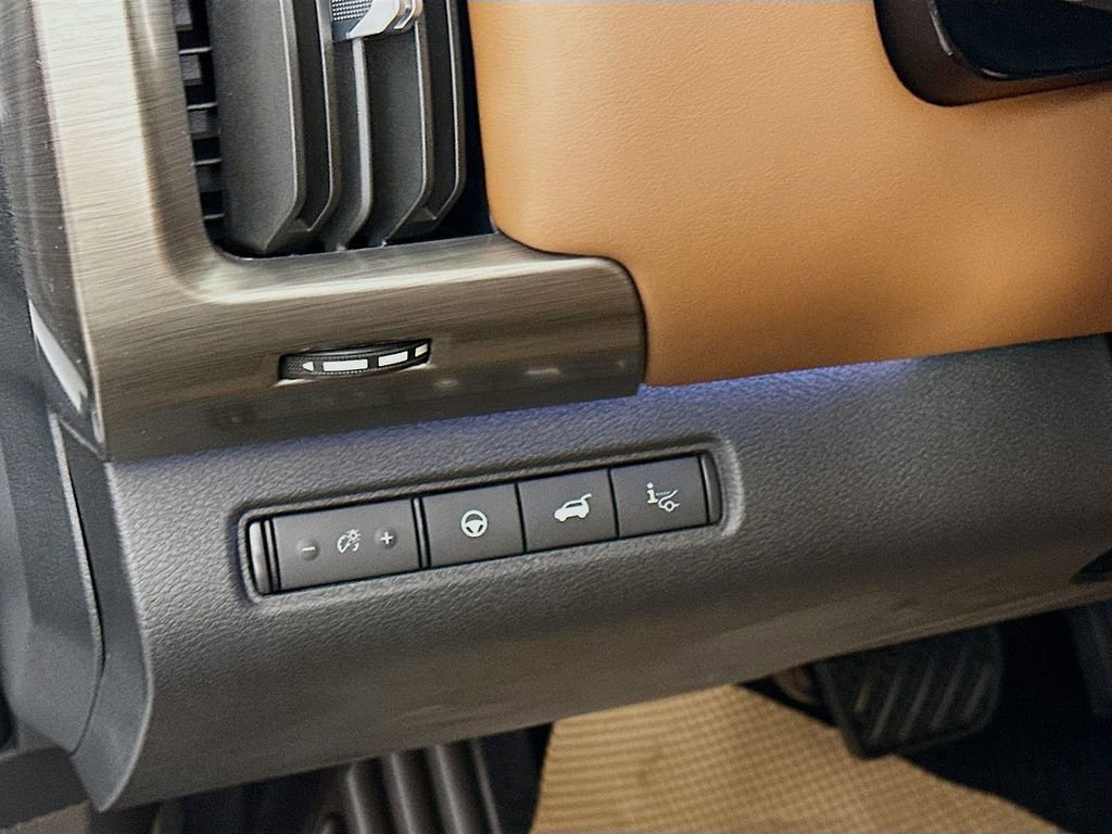 New 2025 Nissan Pathfinder Platinum w/ Cargo Package image 15