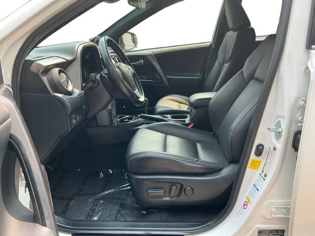 Used 2018 Toyota RAV4 SE AWD/4WD image 10