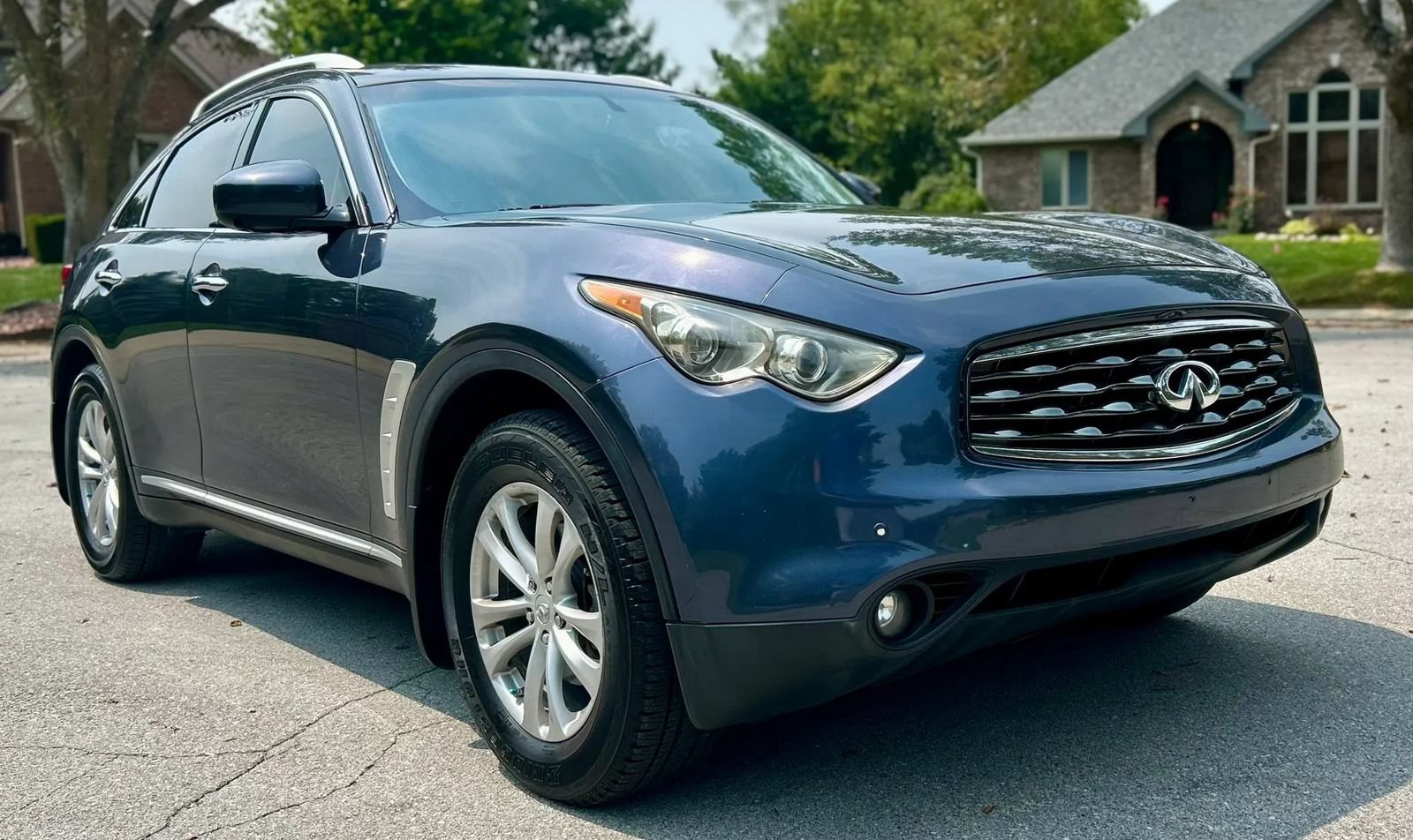 Used 2009 INFINITI FX35 AWD w/ Technology Pkg image 1