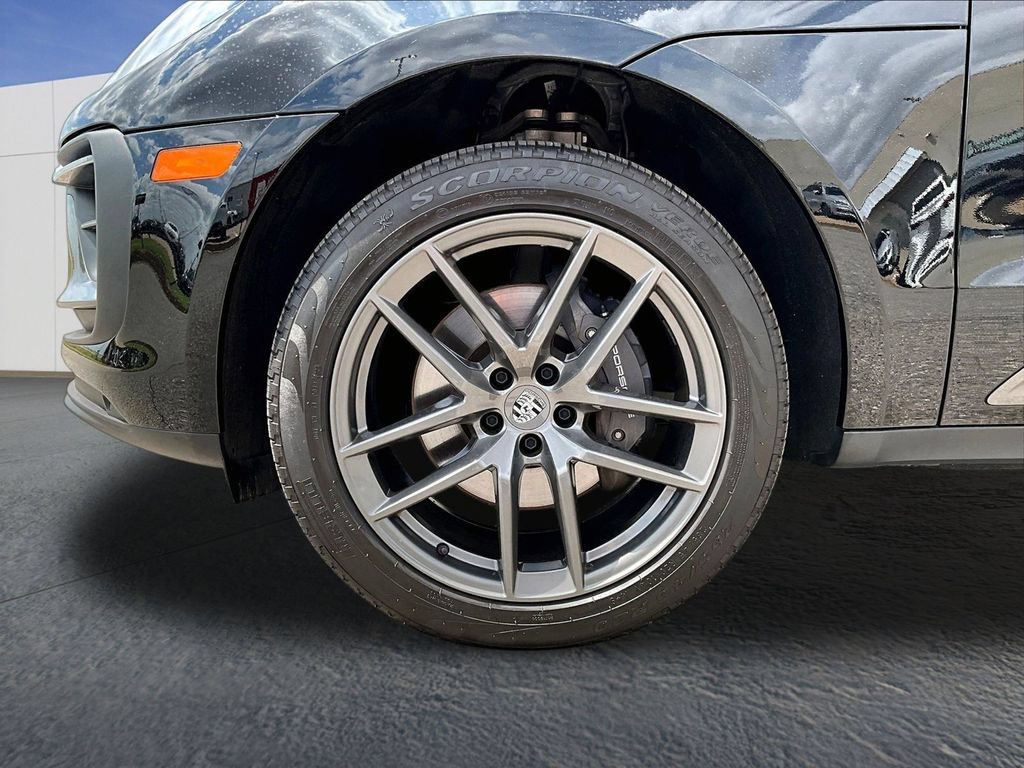 Used 2024 Porsche Macan Turbo AWD/4WD image 11