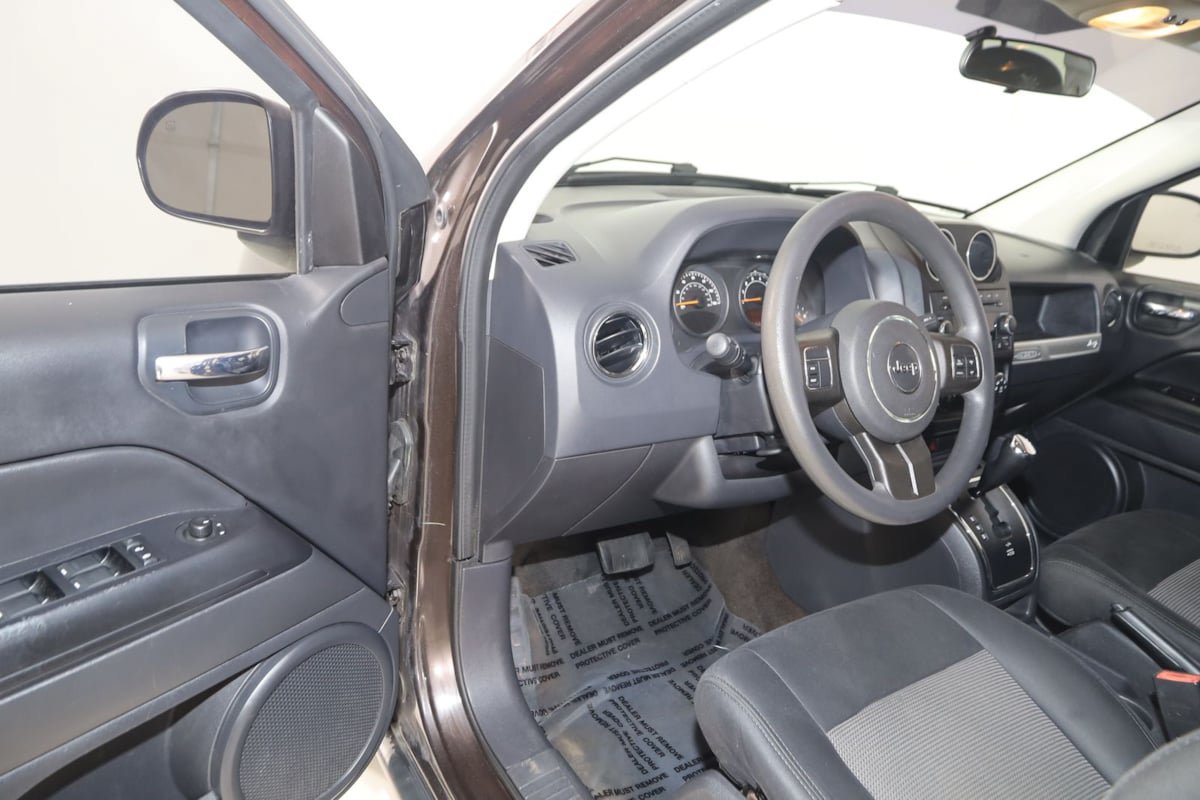 Used 2014 Jeep Compass Sport w/ Power Value Group FWD image 30