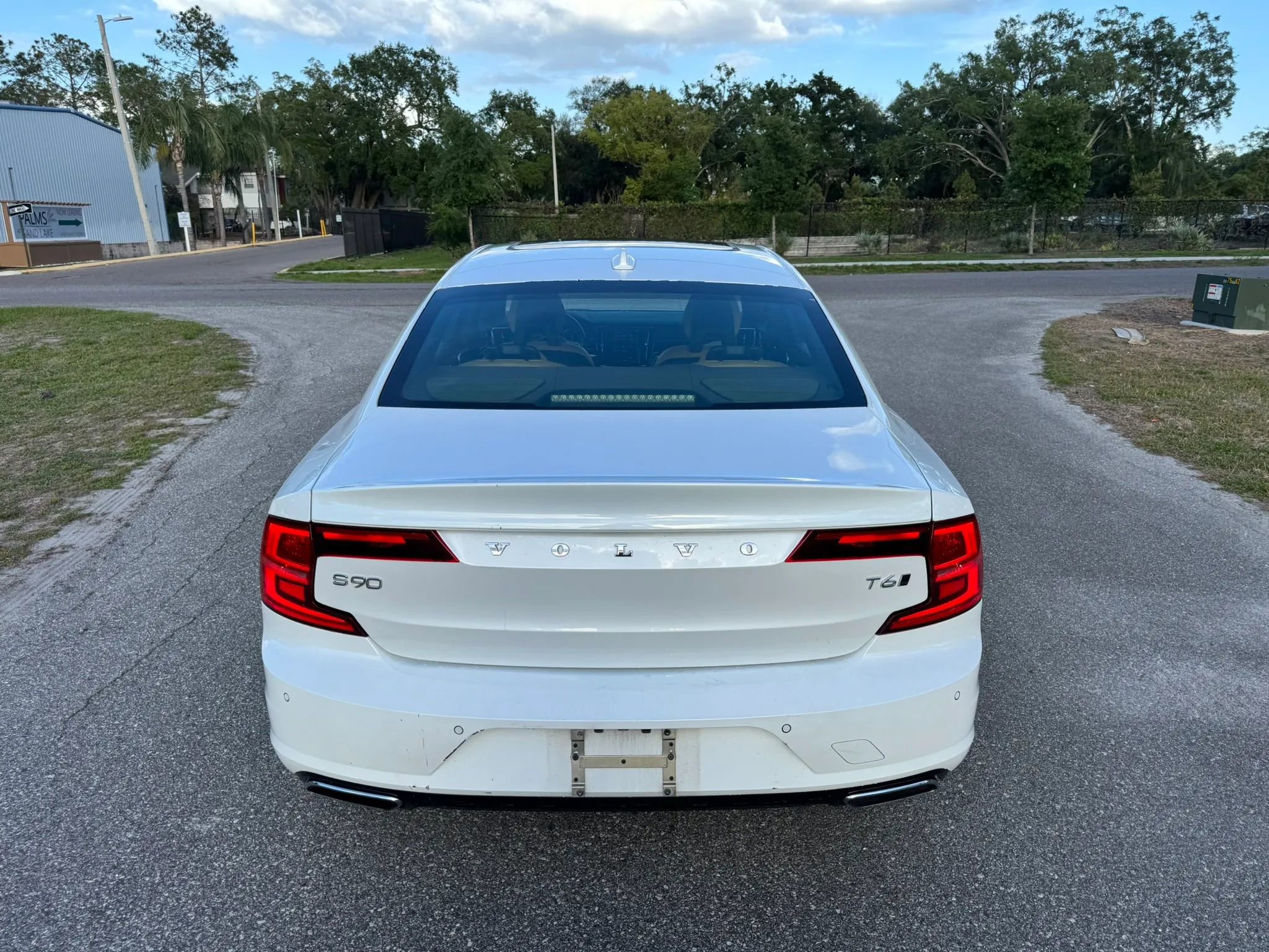 Used 2019 Volvo S90 T6 Momentum image 8