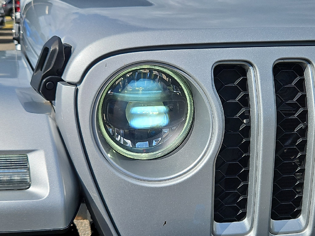 Used 2023 Jeep Wrangler Unlimited Sahara w/ Cold Weather Group AWD/4WD image 10