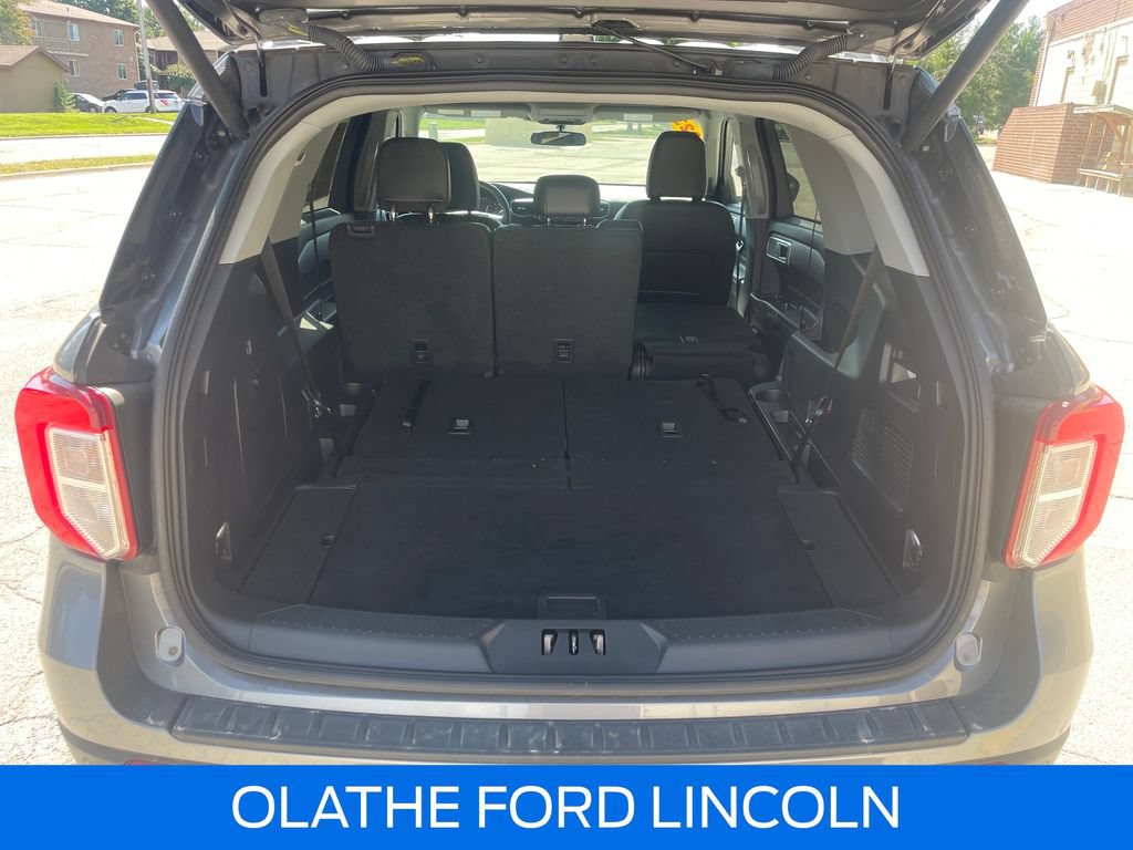 Certified 2023 Ford Explorer XLT w/ Equipment Group 202A AWD/4WD image 30