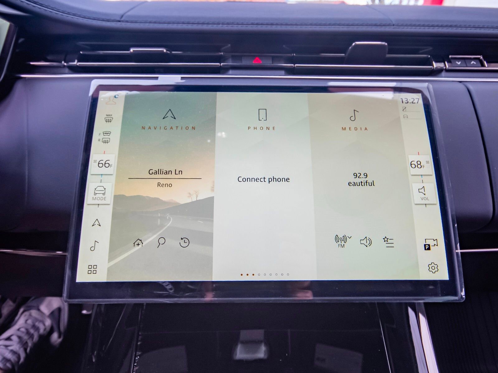 New 2025 Land Rover Range Rover Sport Dynamic SE image 19