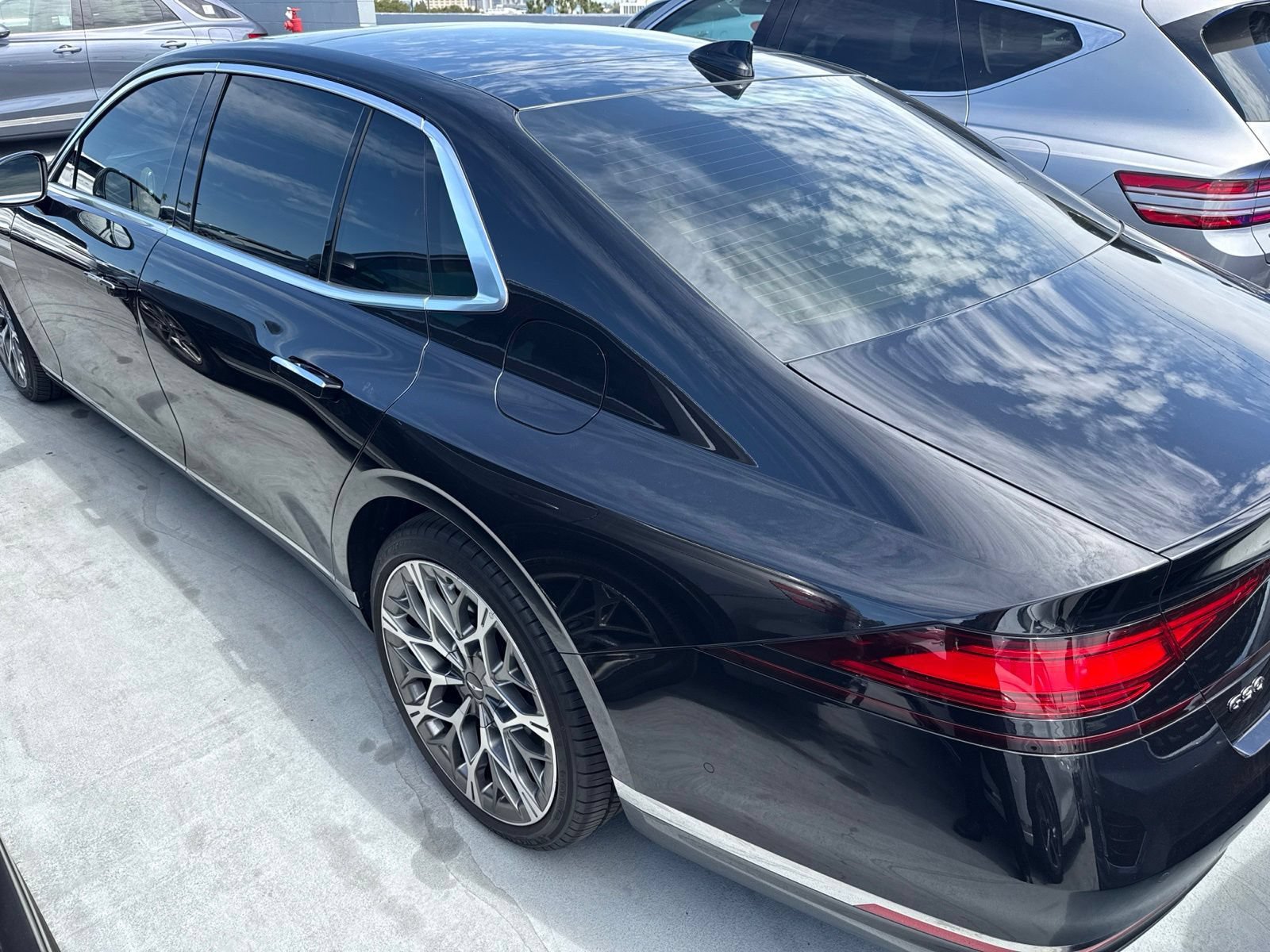 Used 2024 Genesis G90 3.5T AWD/4WD image 7