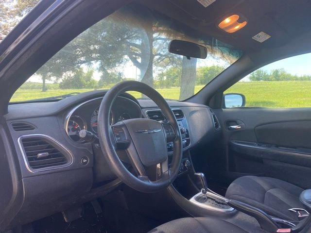 Used 2014 Chrysler 200 LX image 13