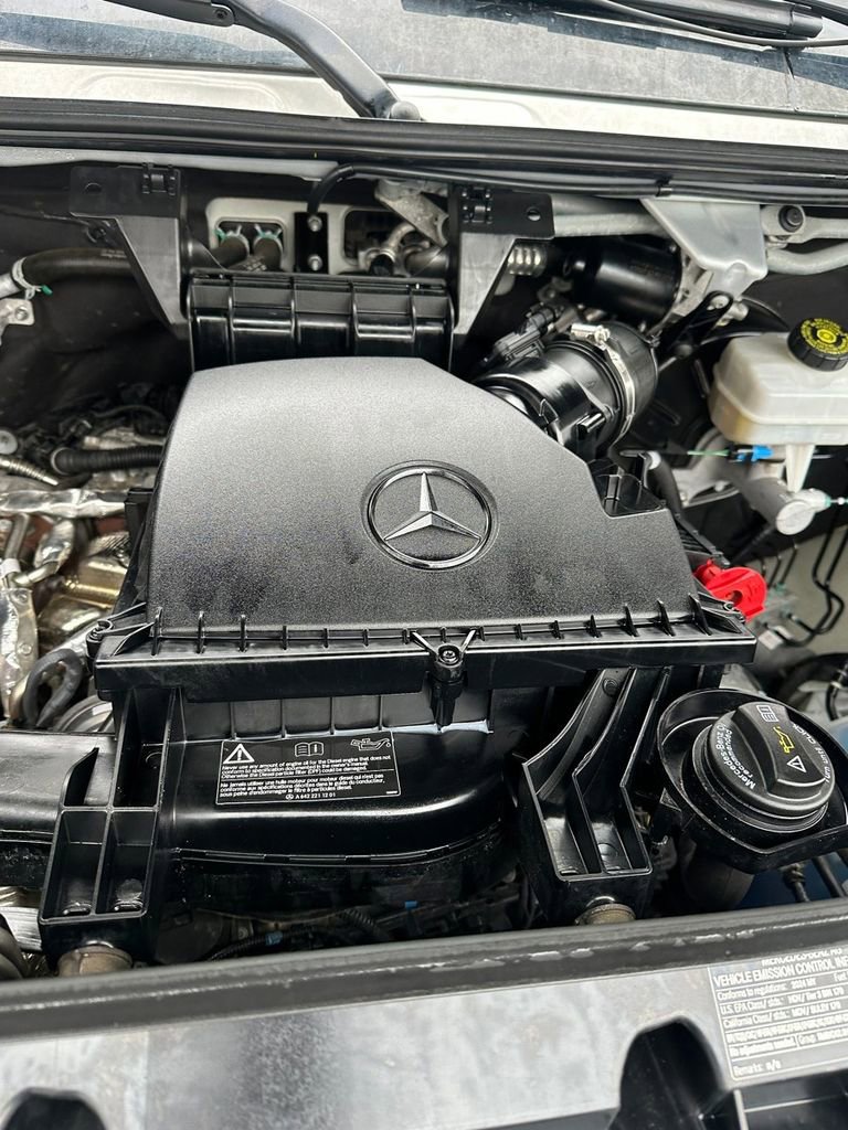 Used 2024 Mercedes-Benz Sprinter 144 Cargo w/ Parking Package image 7