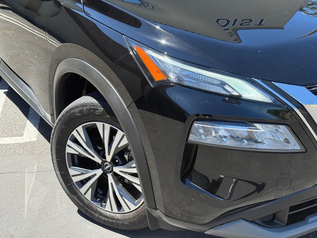 Used 2023 Nissan Rogue SV AWD/4WD image 3