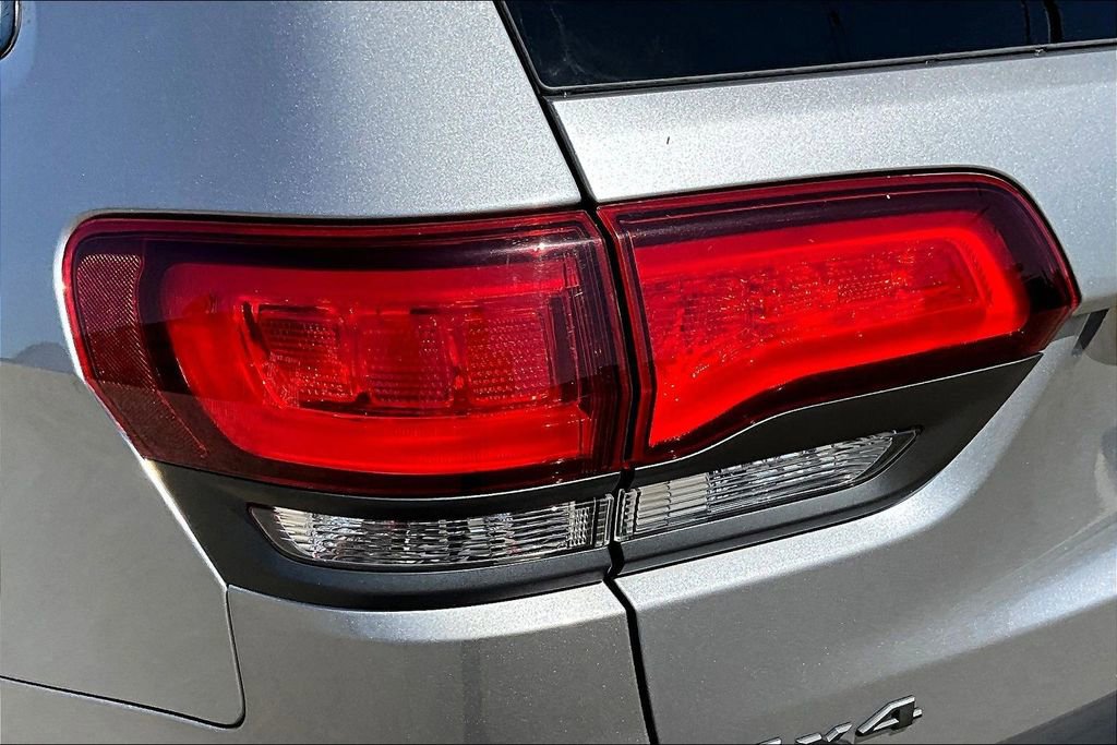 Used 2019 Jeep Grand Cherokee Trailhawk AWD/4WD image 24
