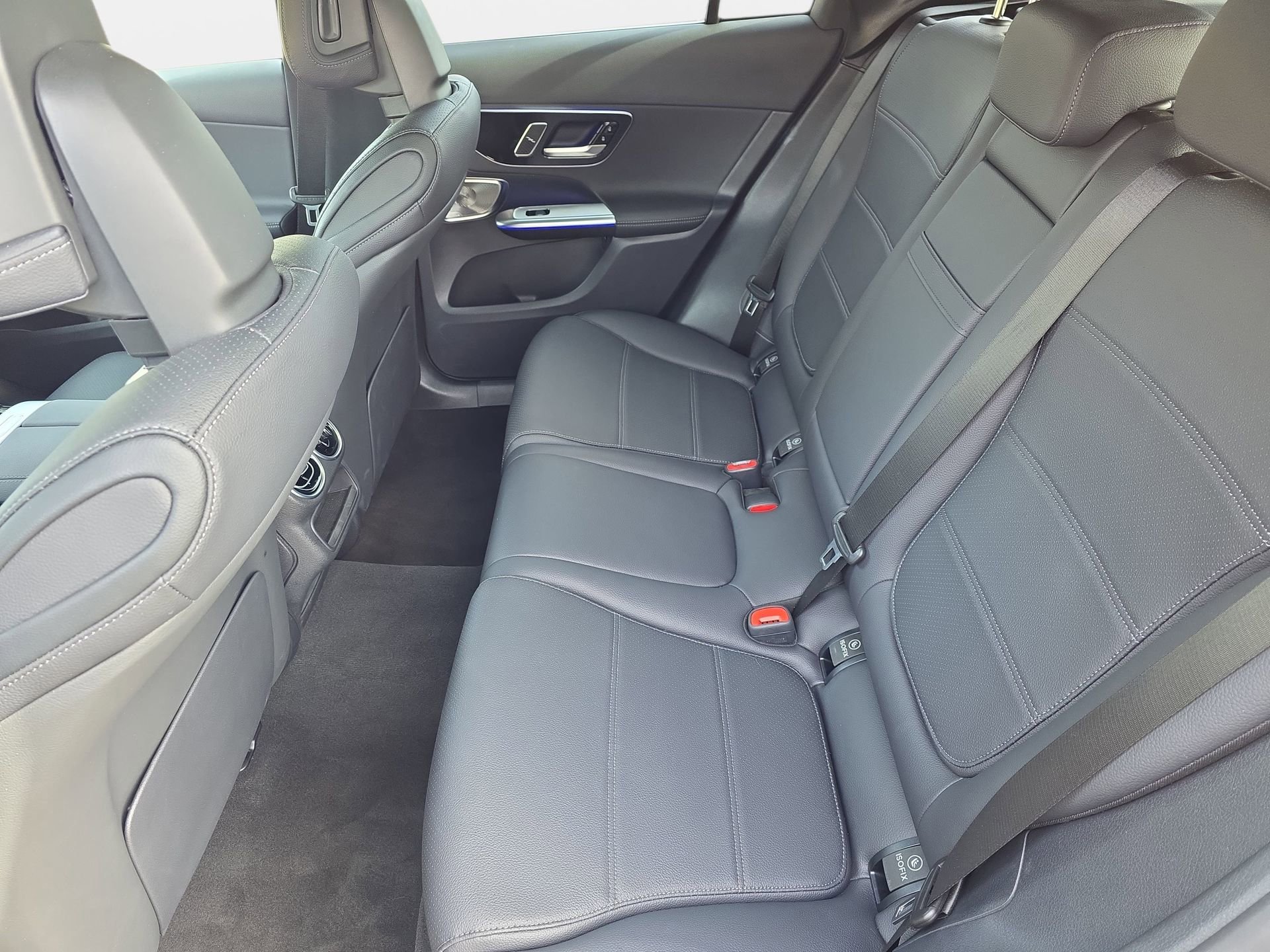 Used 2025 Mercedes-Benz GLC 300 4MATIC image 14