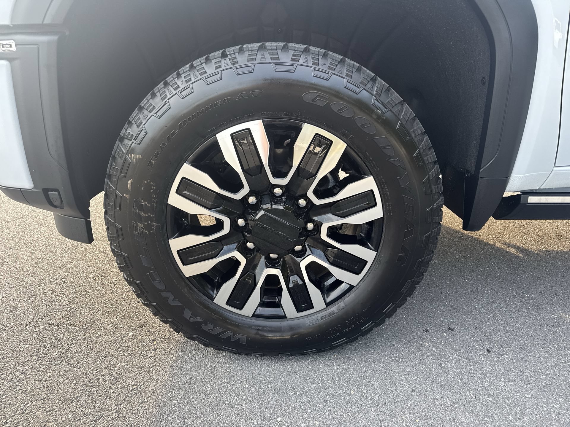 New 2026 GMC Sierra 2500 Denali Ultimate AWD/4WD image 19