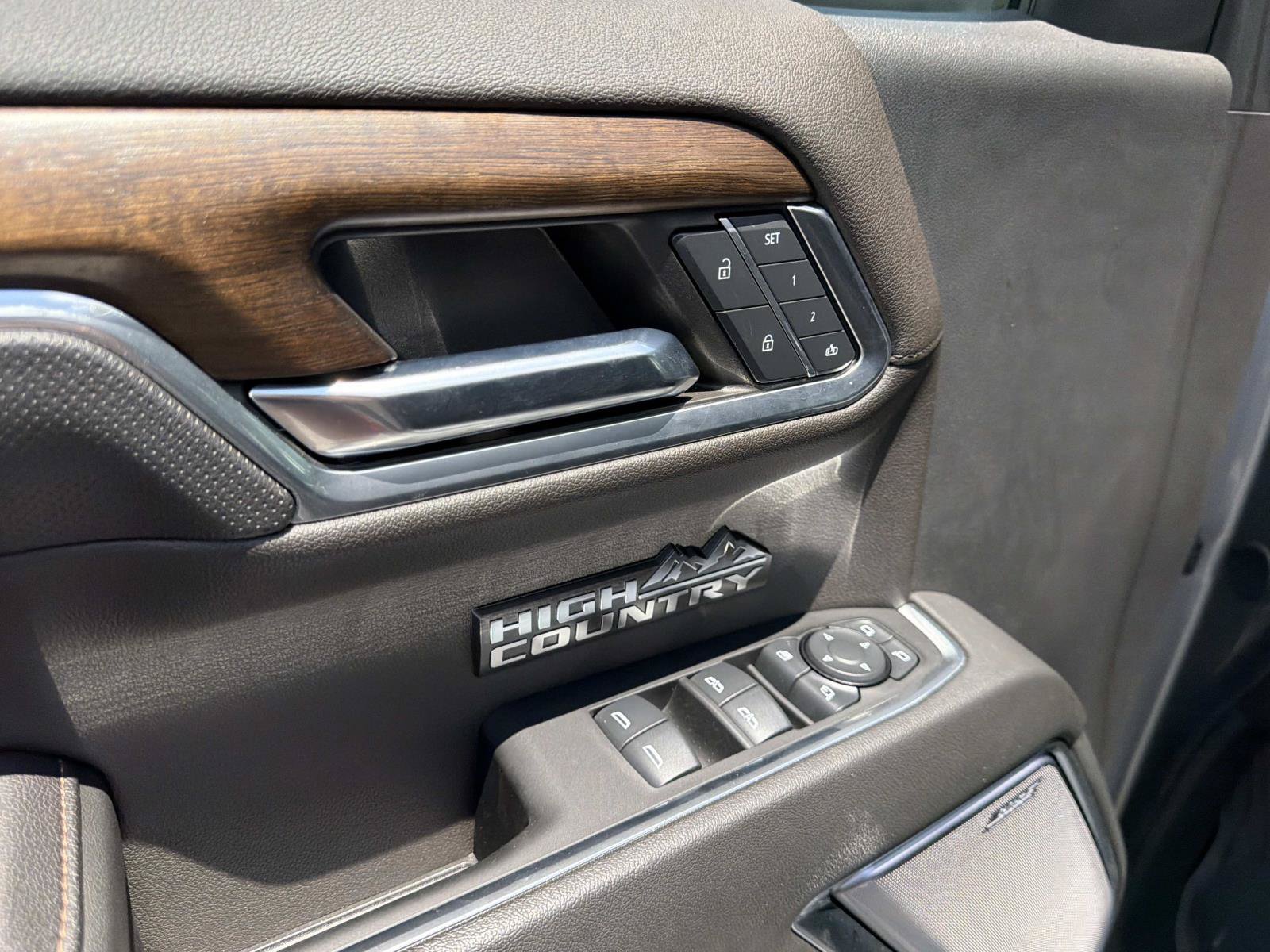 Used 2024 Chevrolet Silverado 1500 High Country w/ High Country Premium Package AWD/4WD image 20