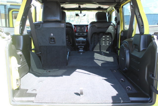 Used 2023 Jeep Wrangler Unlimited Rubicon w/ LED Lighting Group AWD/4WD image 41