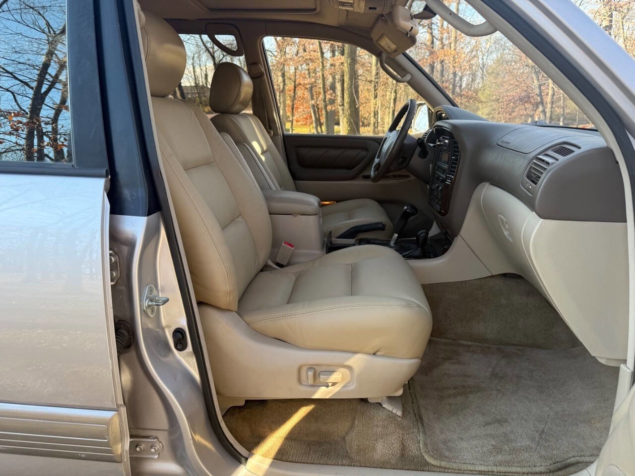 Used 2000 Toyota Land Cruiser Base AWD 4dr SUV image 49