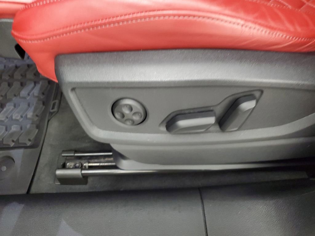 Certified 2023 Audi SQ5 Premium Plus w/ Premium Plus Package AWD/4WD image 21