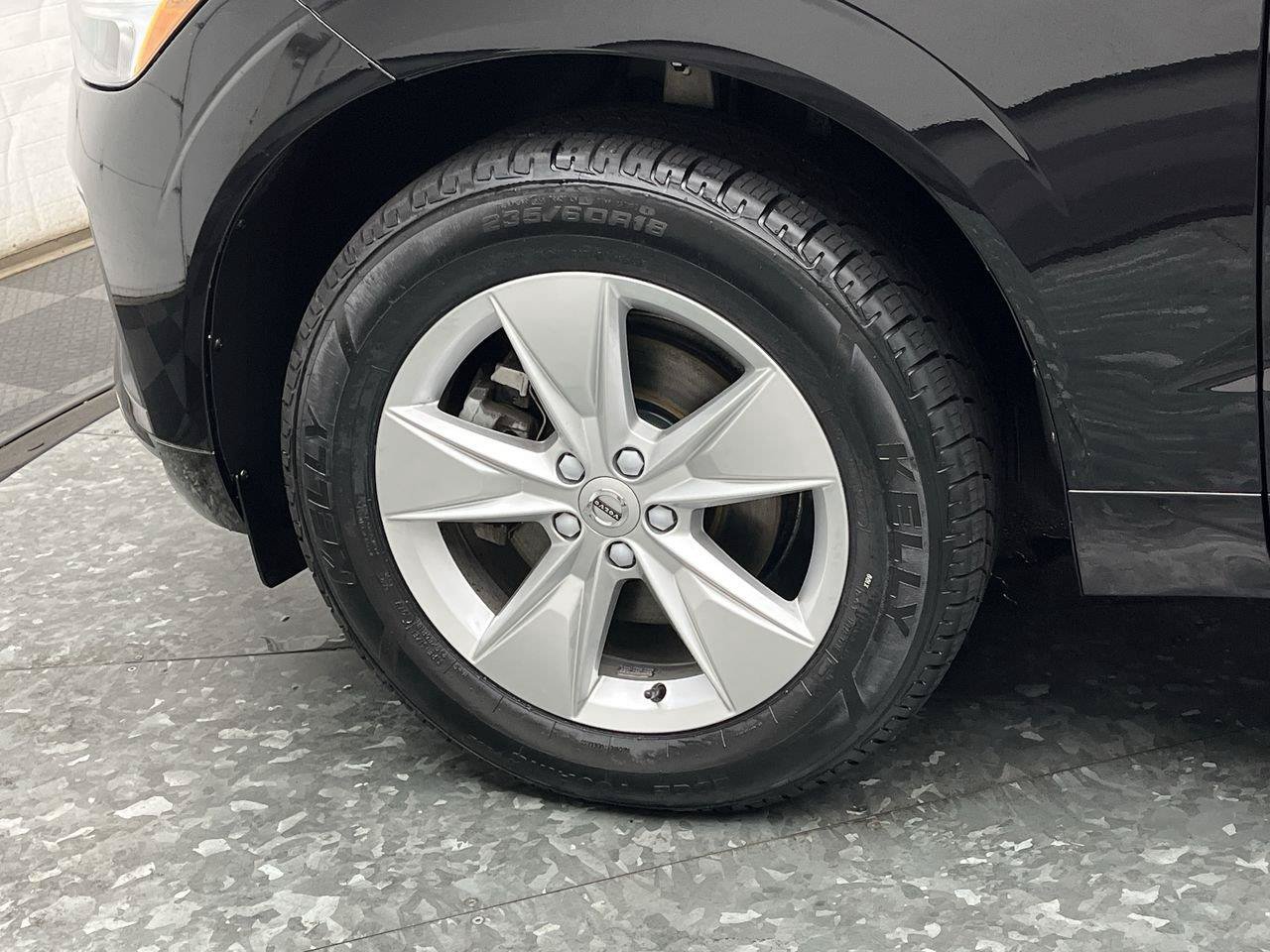 Used 2022 Volvo XC60 B5 Momentum AWD/4WD image 34