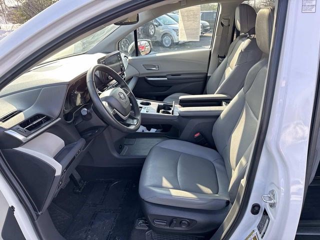 Used 2024 Toyota Sienna XLE image 14