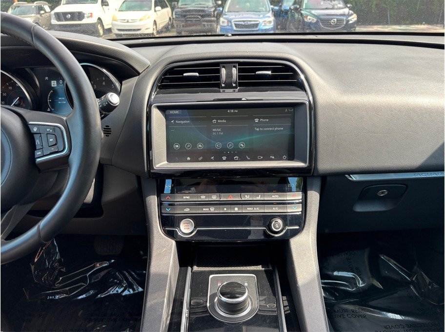 Used 2020 Jaguar F-PACE Premium AWD/4WD image 11