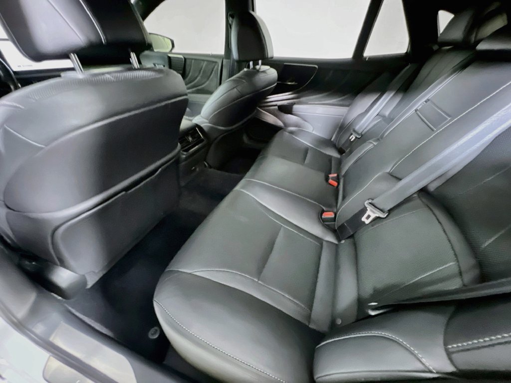 Used 2023 Lexus LS 500 w/ Accessory Package (Z2) RWD image 26