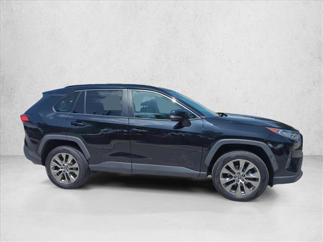 Certified 2020 Toyota RAV4 XLE Premium AWD/4WD image 4