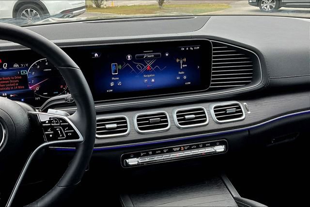 Used 2024 Mercedes-Benz GLS 450 4MATIC image 9