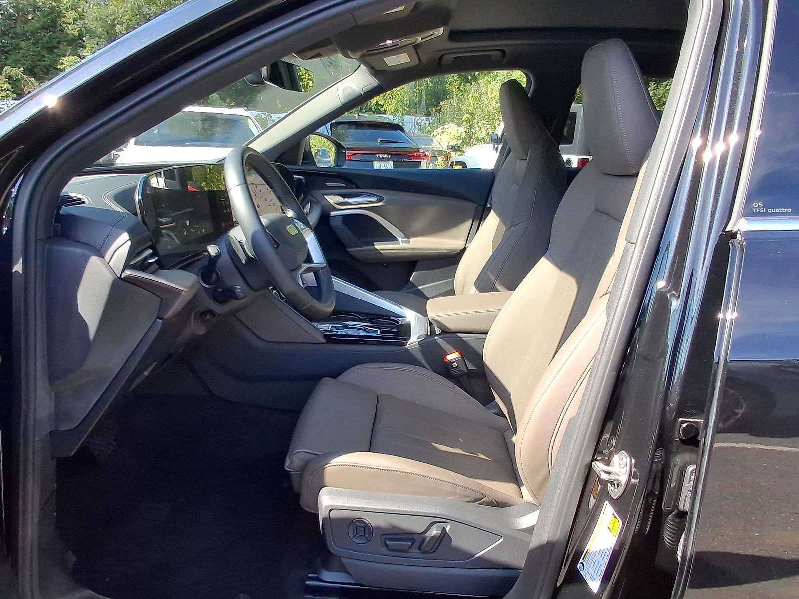Used 2025 Audi Q5 Premium Plus AWD/4WD image 17