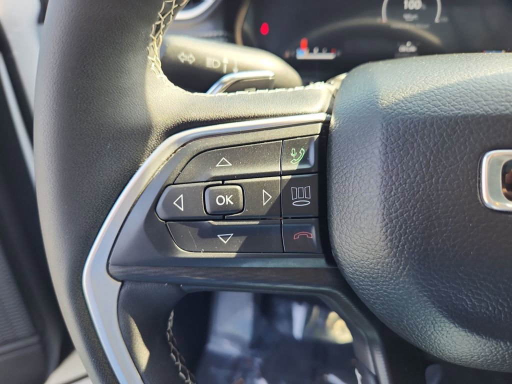 Used 2024 Jeep Grand Cherokee Altitude AWD/4WD image 19