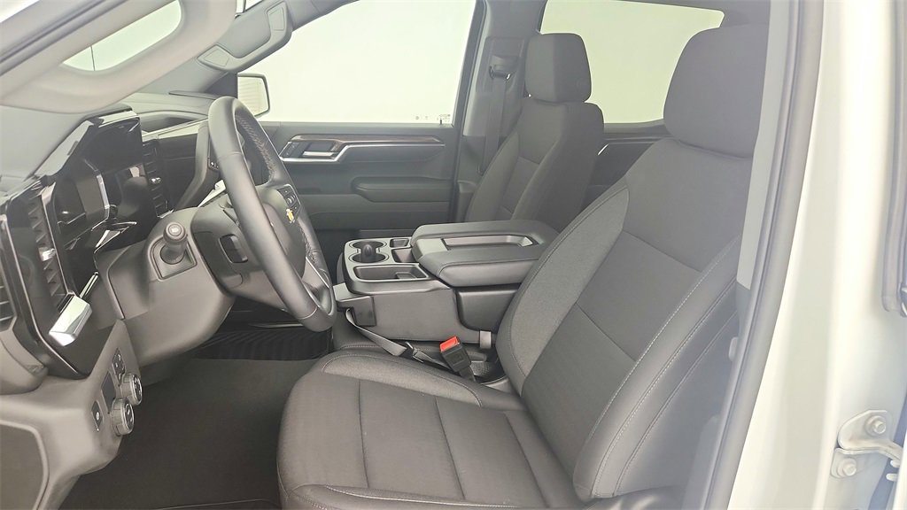 Certified 2025 Chevrolet Silverado 1500 LT w/ Safety Package image 15