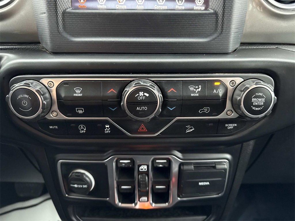 Used 2020 Jeep Wrangler Unlimited Sahara image 19