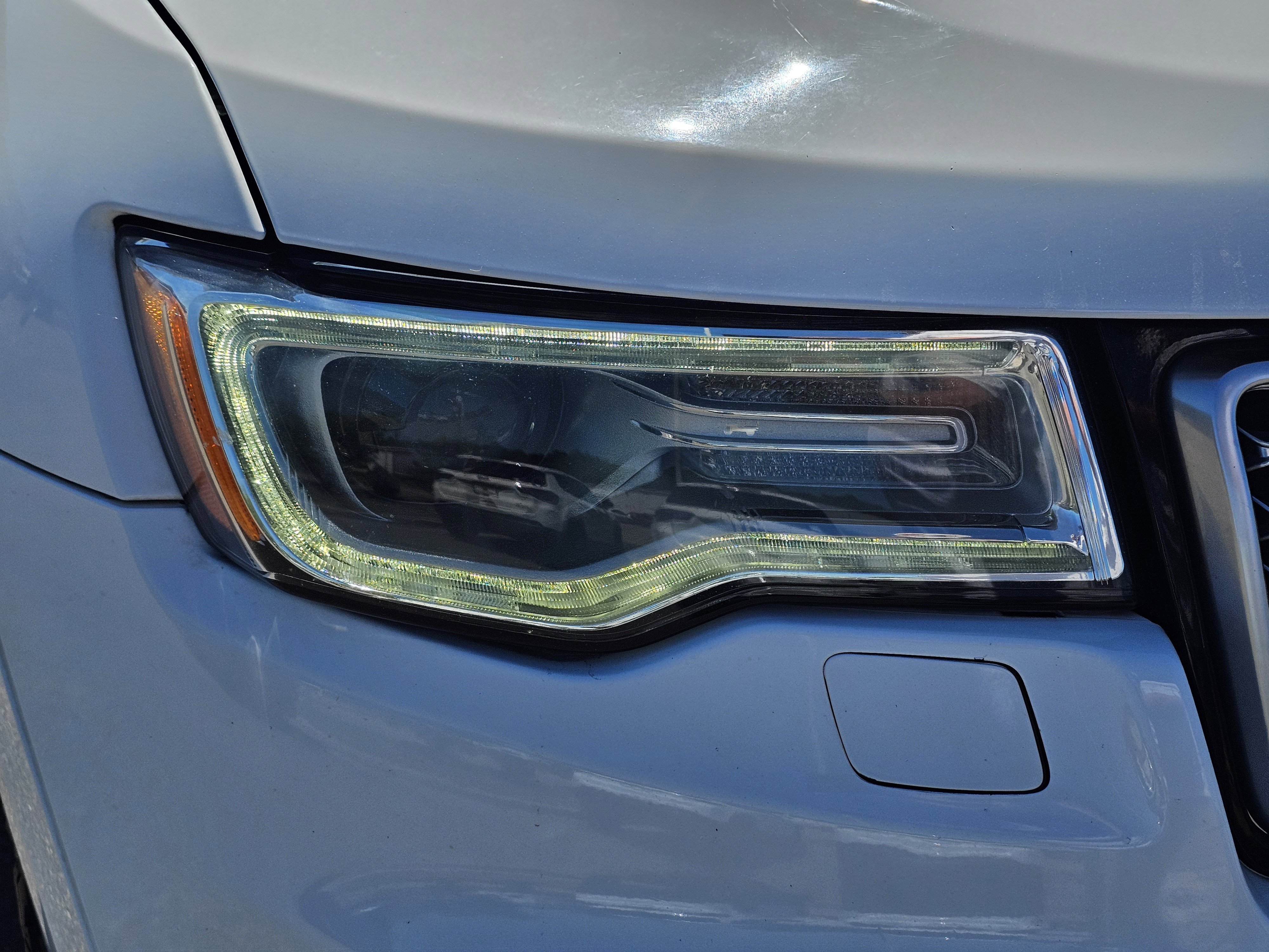 Used 2019 Jeep Grand Cherokee Summit AWD/4WD image 4