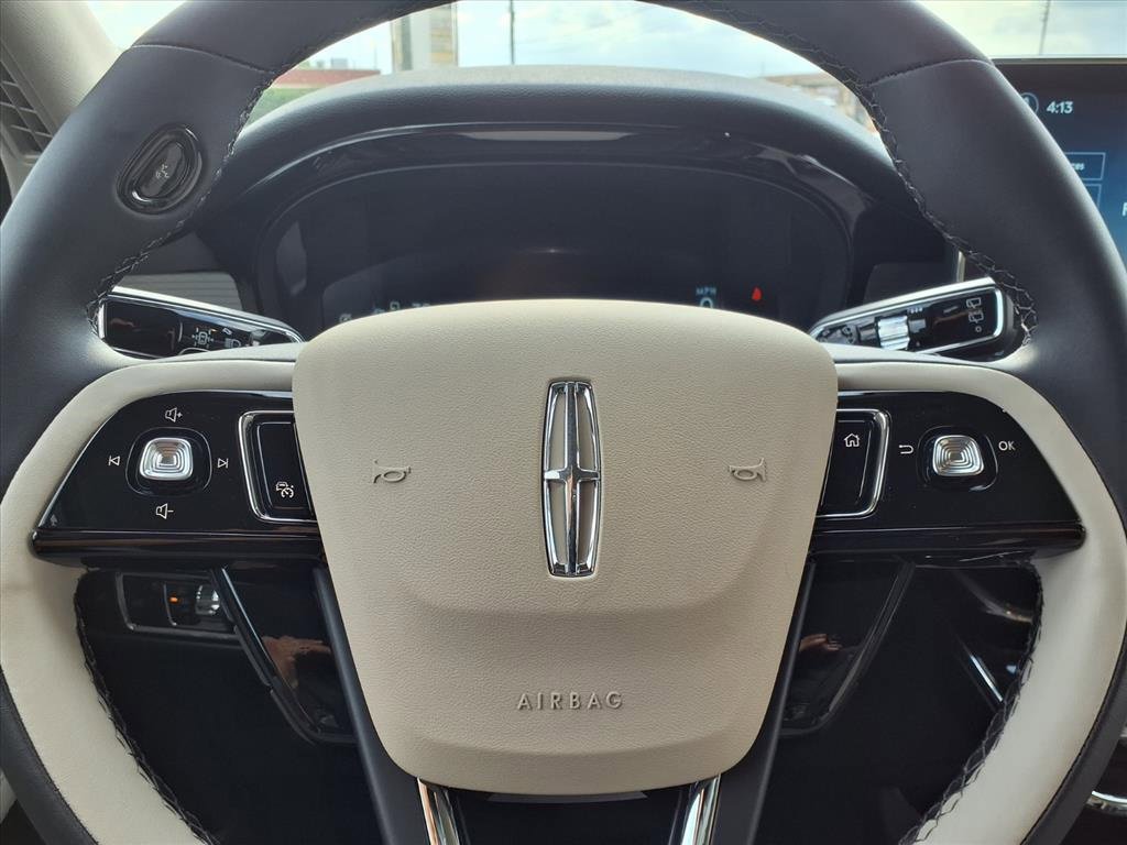 New 2026 Lincoln Corsair Premiere image 4