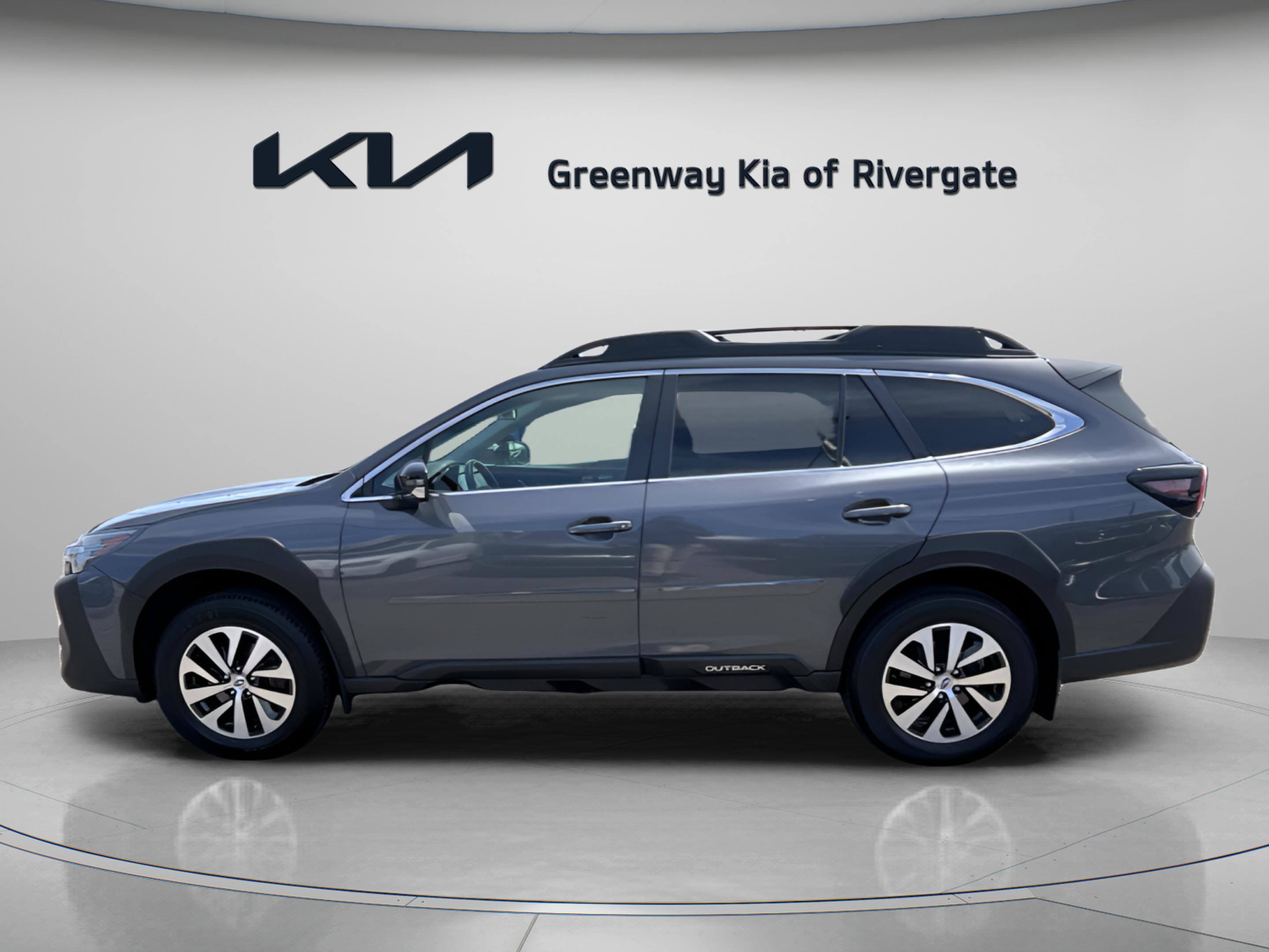 Used 2024 Subaru Outback Premium AWD/4WD image 4