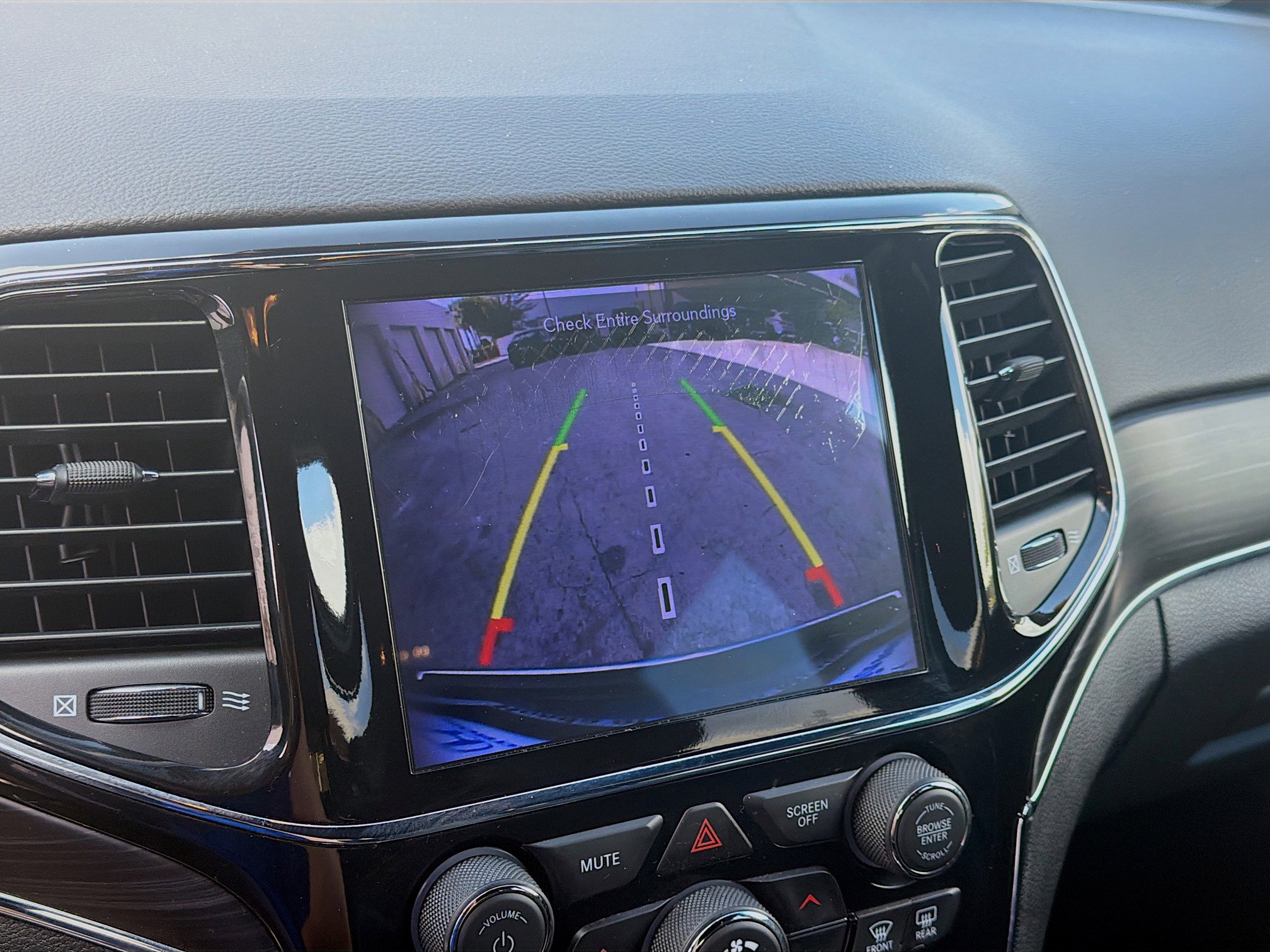 Used 2021 Jeep Grand Cherokee Limited w/ Sun & Sound Group RWD image 14