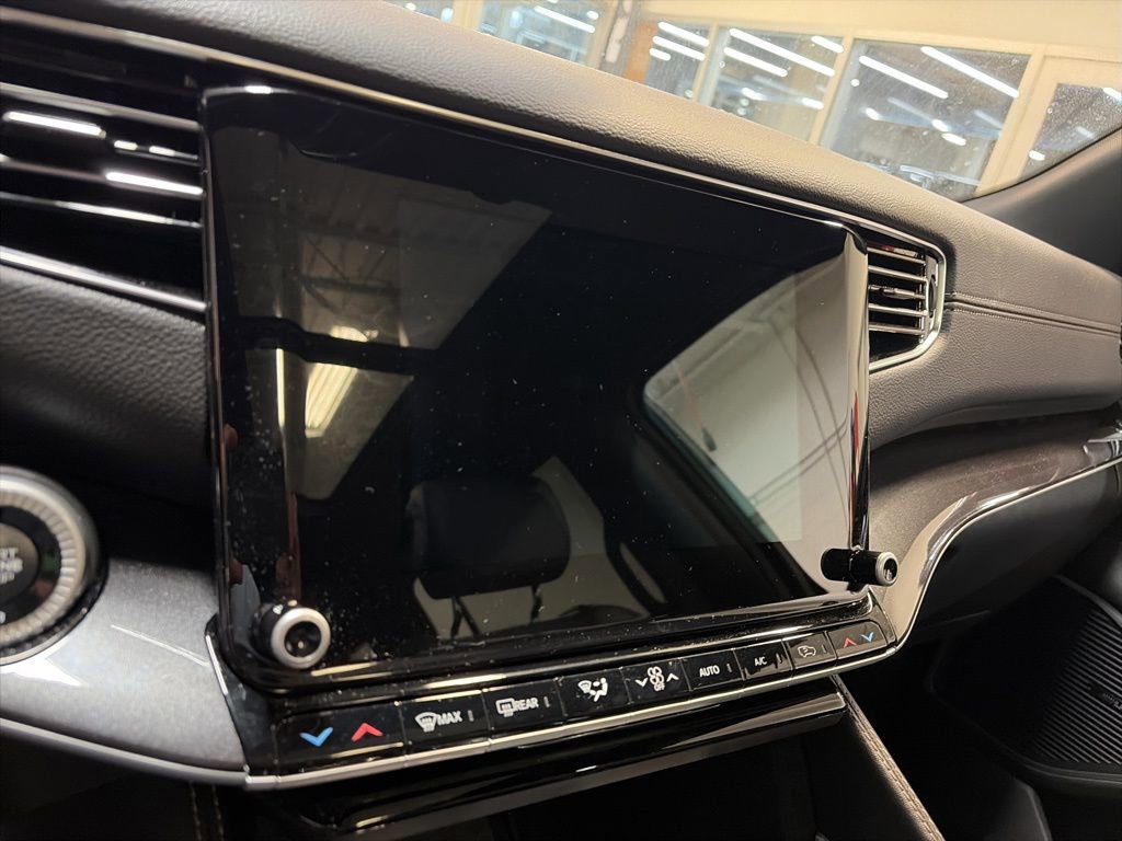 Used 2024 Jeep Wagoneer L 4WD w/ Premium Group I image 31