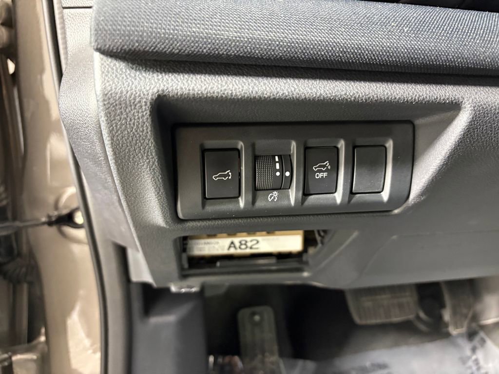 Used 2023 Subaru Outback Premium AWD/4WD image 13