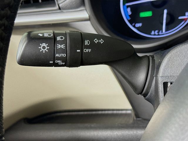 Used 2023 Toyota Sienna Limited image 15