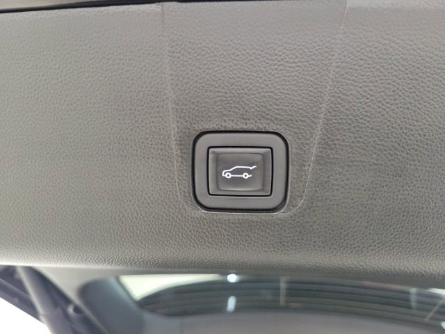 Used 2023 Chevrolet Traverse RS w/ LPO, Floor Liner Package image 21