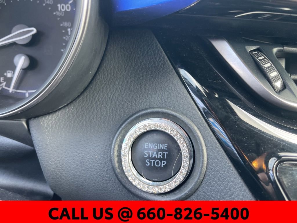 Used 2021 Toyota C-HR XLE image 24