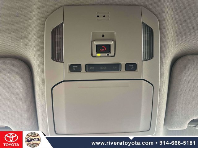 Used 2023 Toyota Highlander LE FWD image 30