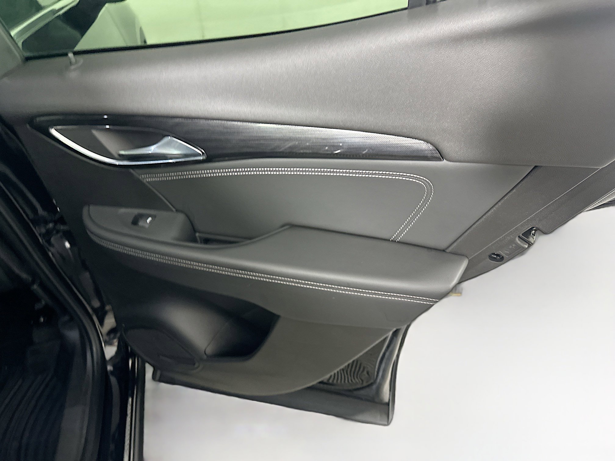 Used 2023 Buick Envision Essence FWD image 30
