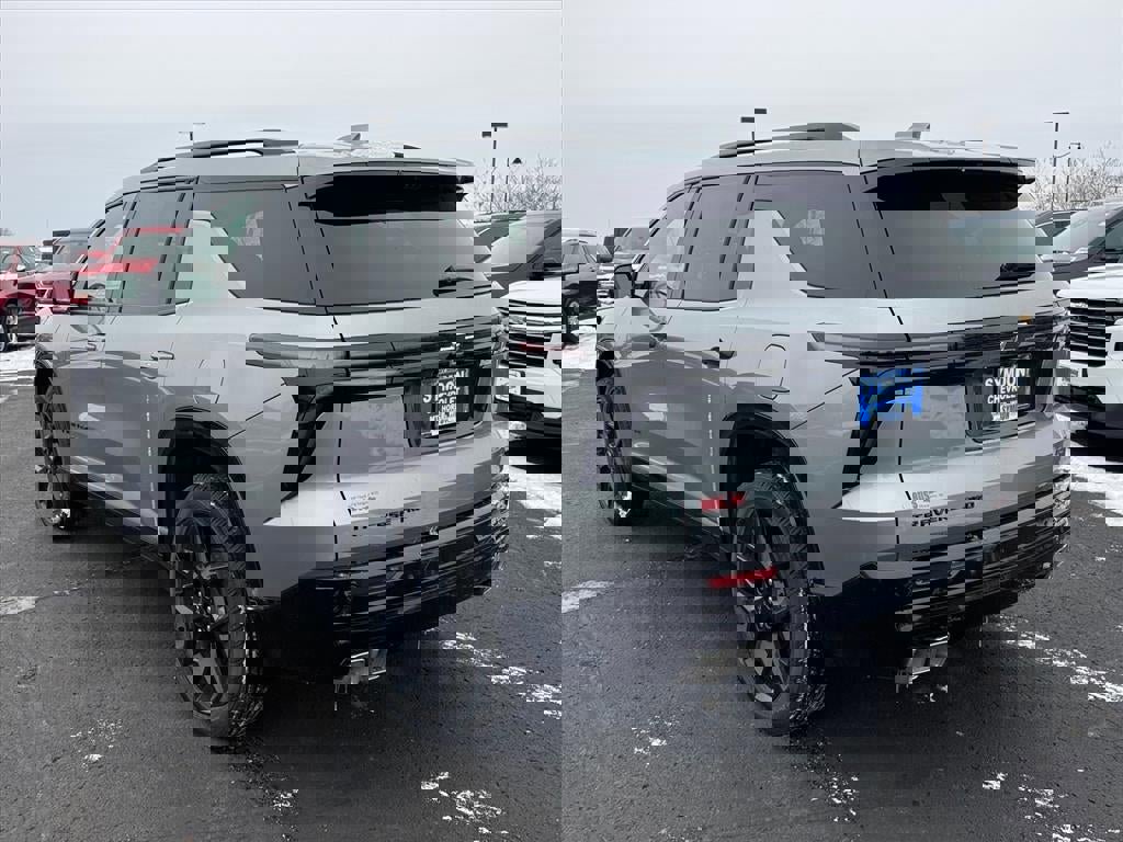 New 2026 Chevrolet Traverse RS w/ LPO, Floor Liner Package image 3