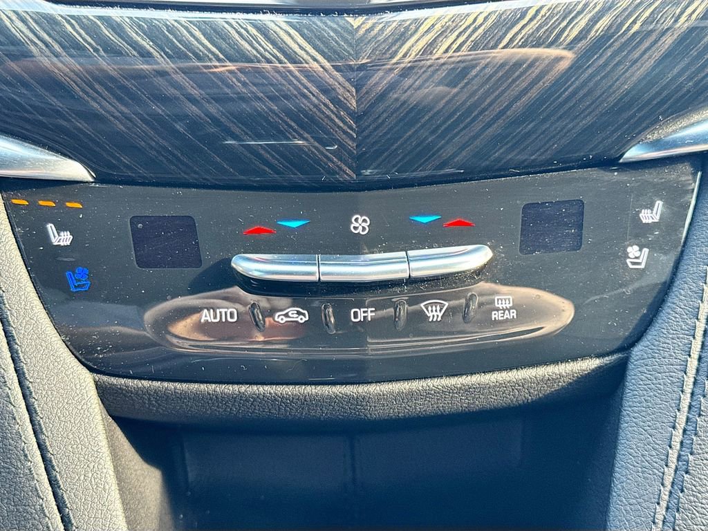 Used 2023 Cadillac XT6 Premium Luxury w/ Technology Package FWD image 17