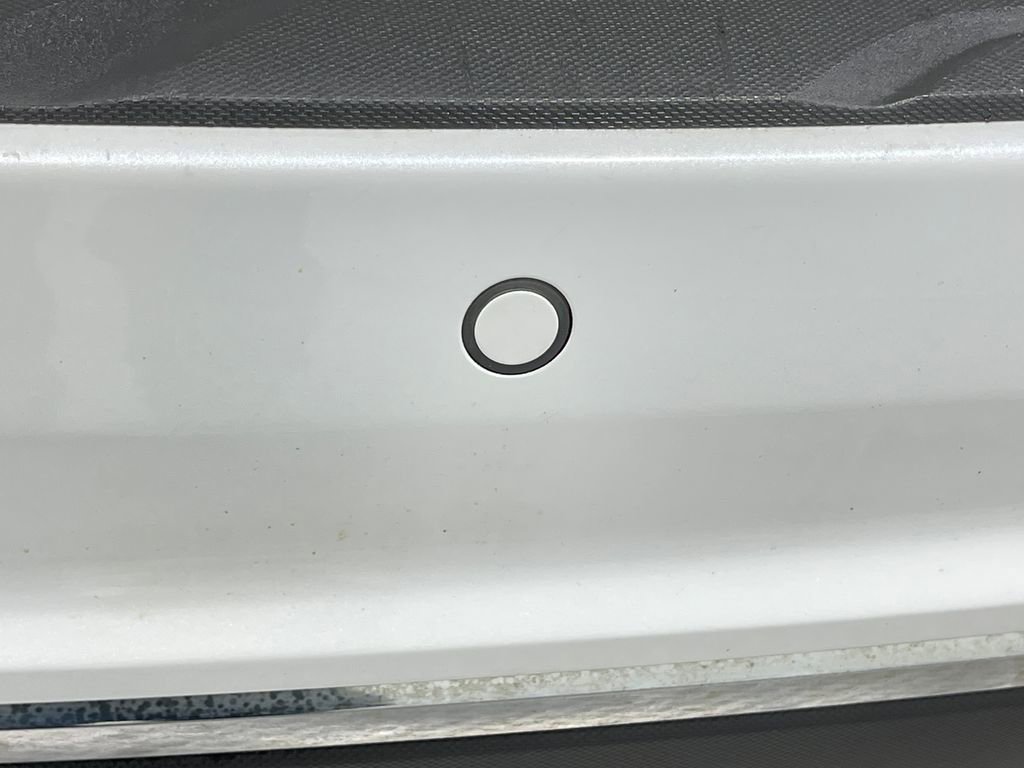 Used 2016 Chevrolet Equinox LTZ w/ Enhanced Convenience Package image 12