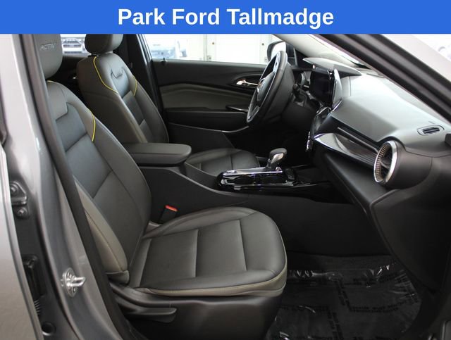 Used 2025 Chevrolet Trax ACTIV w/ Sunroof Package image 23