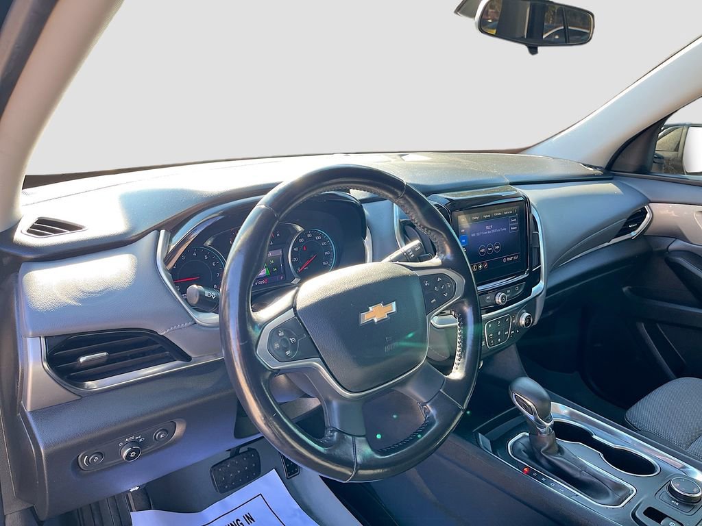 Used 2021 Chevrolet Traverse LT image 9
