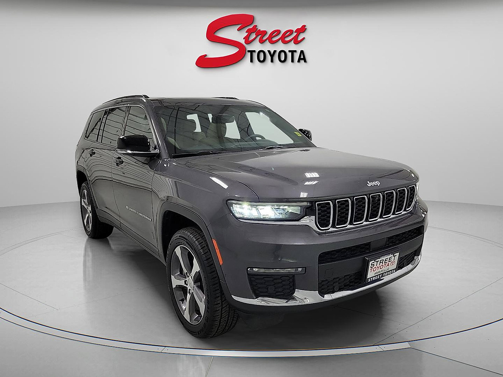 Used 2024 Jeep Grand Cherokee L Limited w/ Luxury Tech Group II image 5